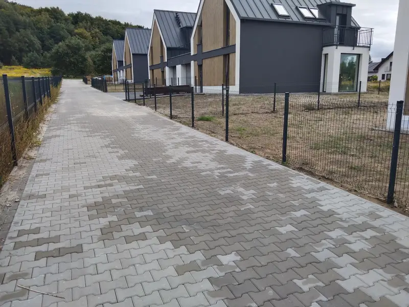 Montaż ogrodzeń panelowych i betonowych