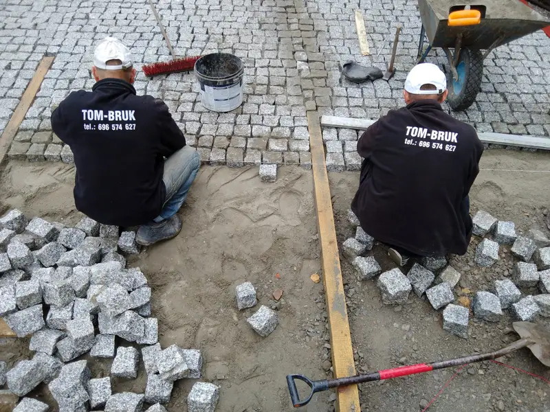Układanie kostki brukowej Kraków - podjazdy i parkingi